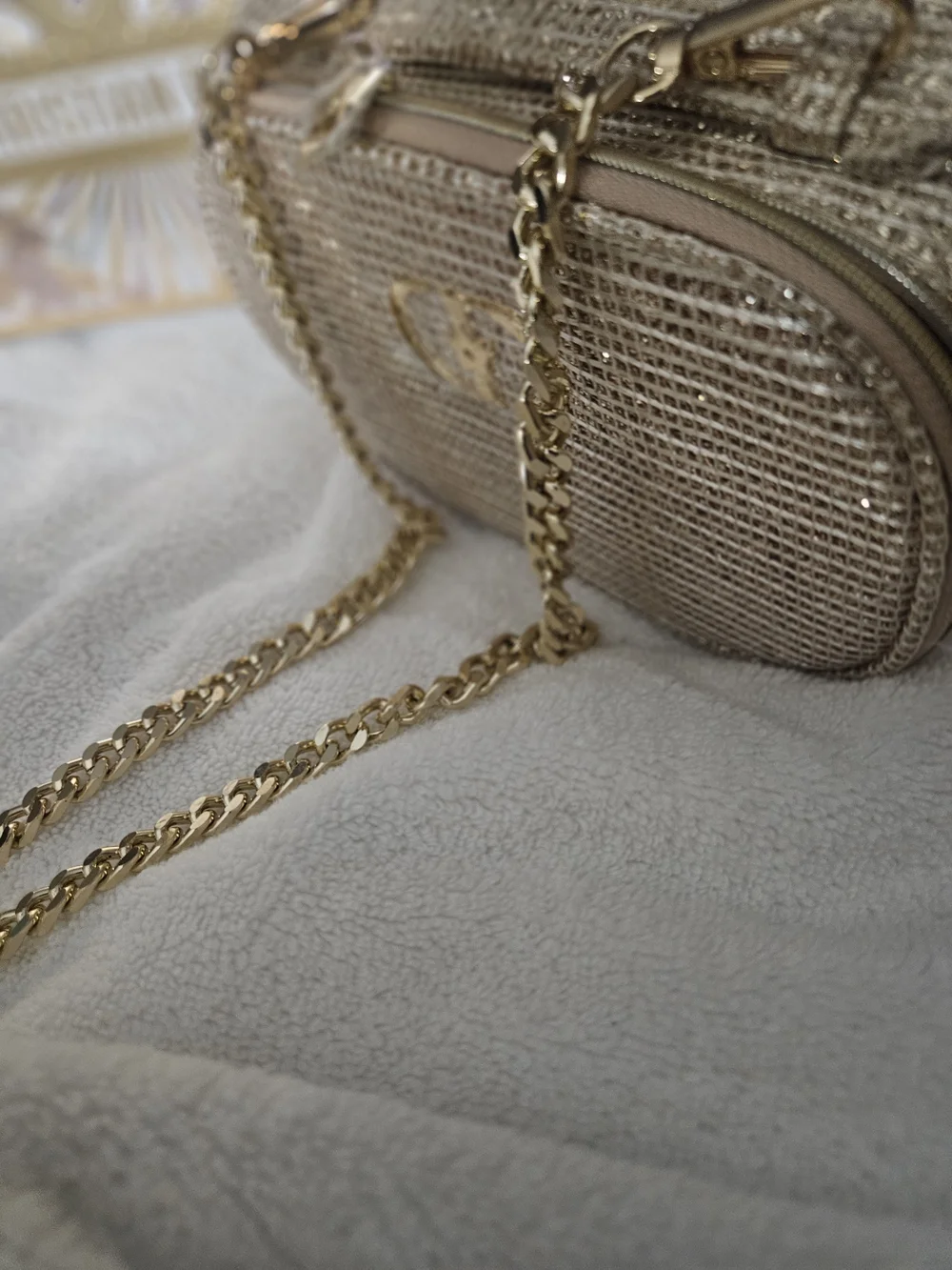 💞💘Womens Christian Dior Gold Cosmetic Bag With Chain - NWOT💞❣️